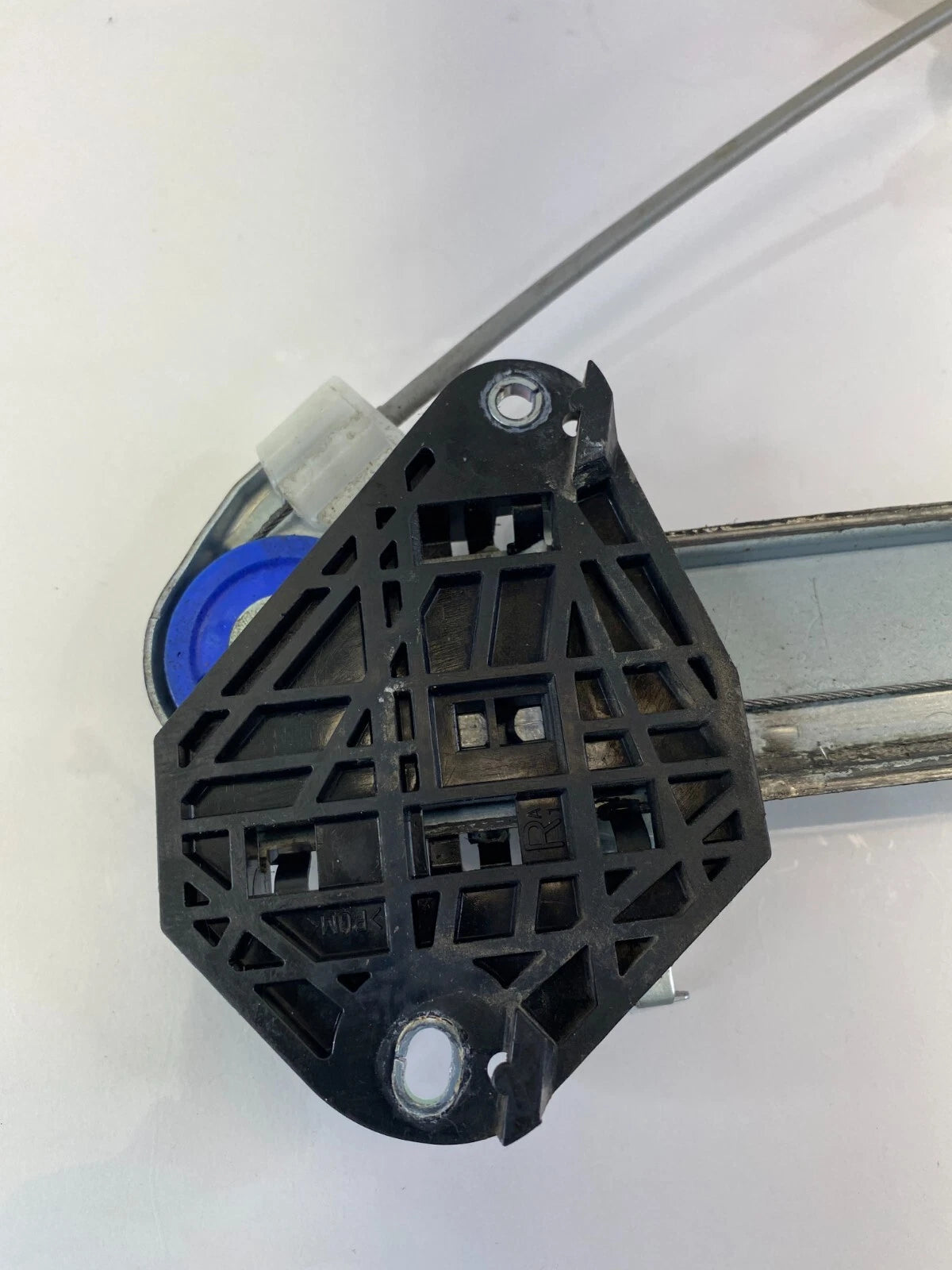 2008-2014 SUBARU IMPREZA FRONT RIGHT SIDE DOOR WINDOW REGULATOR W/ MOTOR OEM