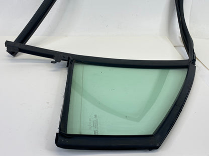 2009 2010 Hyundai Sonata Rear Right Side Quarter Vent Window Glass Fixed OEM