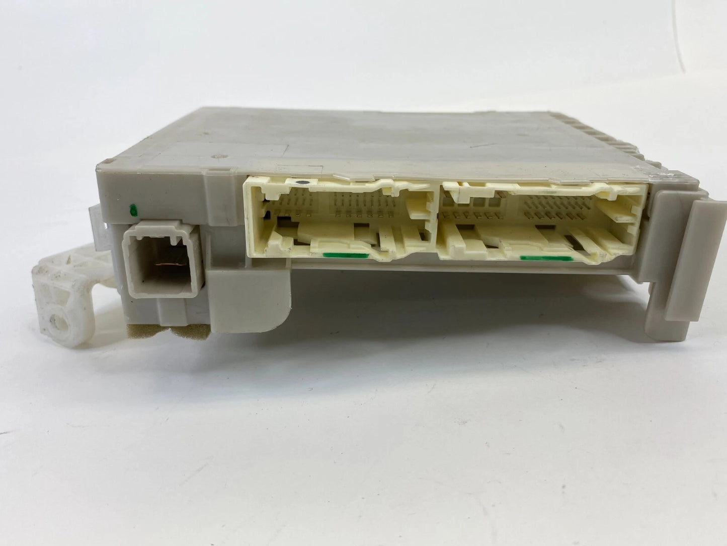 2010 10 TOYOTA PRIUS 1.8L INTERIOR DASH FUSE RELAY JUNCTION BLOCK BOX 8273047450