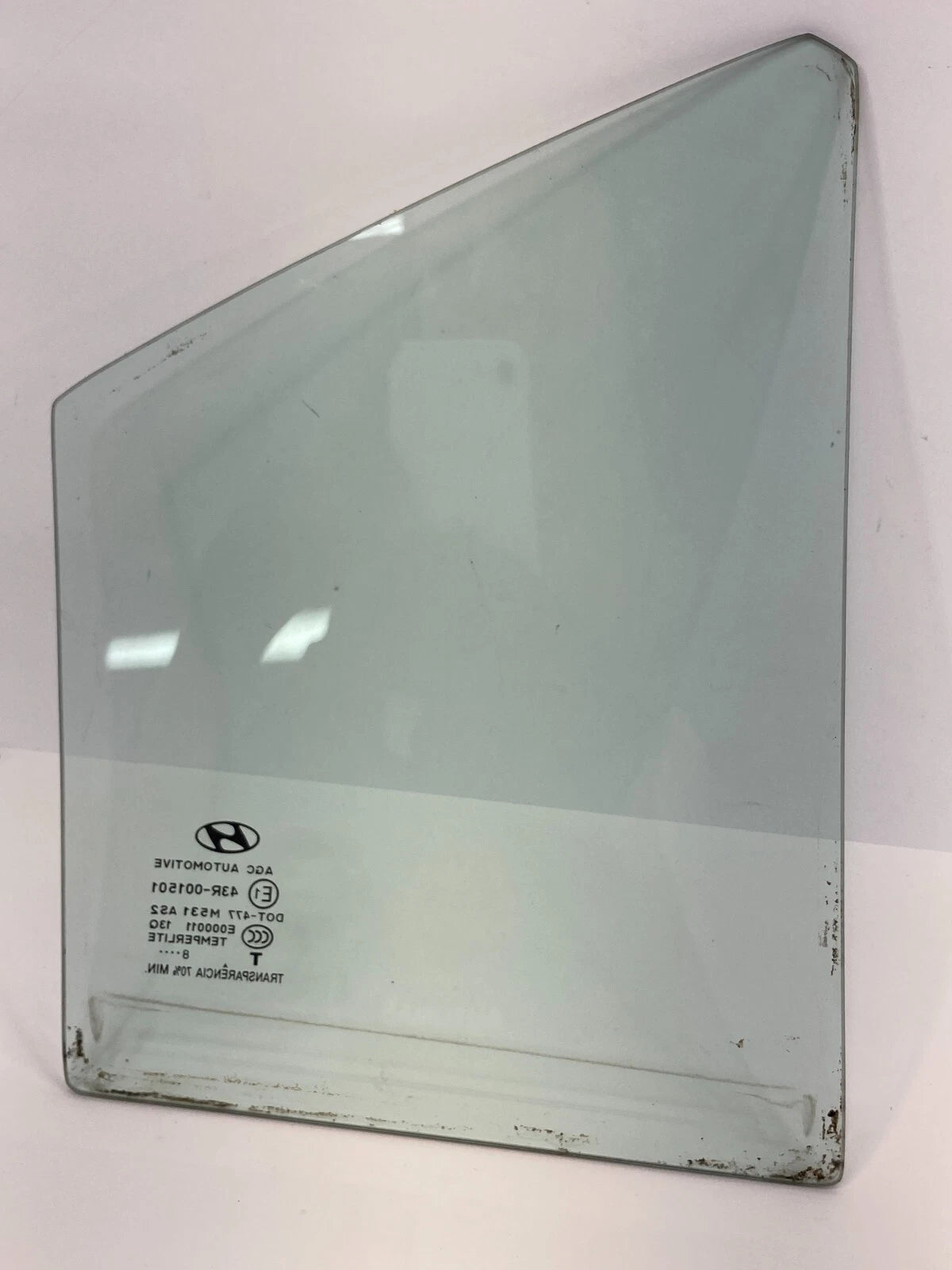 06-11 HYUNDAI ACCENT SEDAN REAR LEFT SIDE DOOR WINDOW FIXED VENT QUARTER GLASS