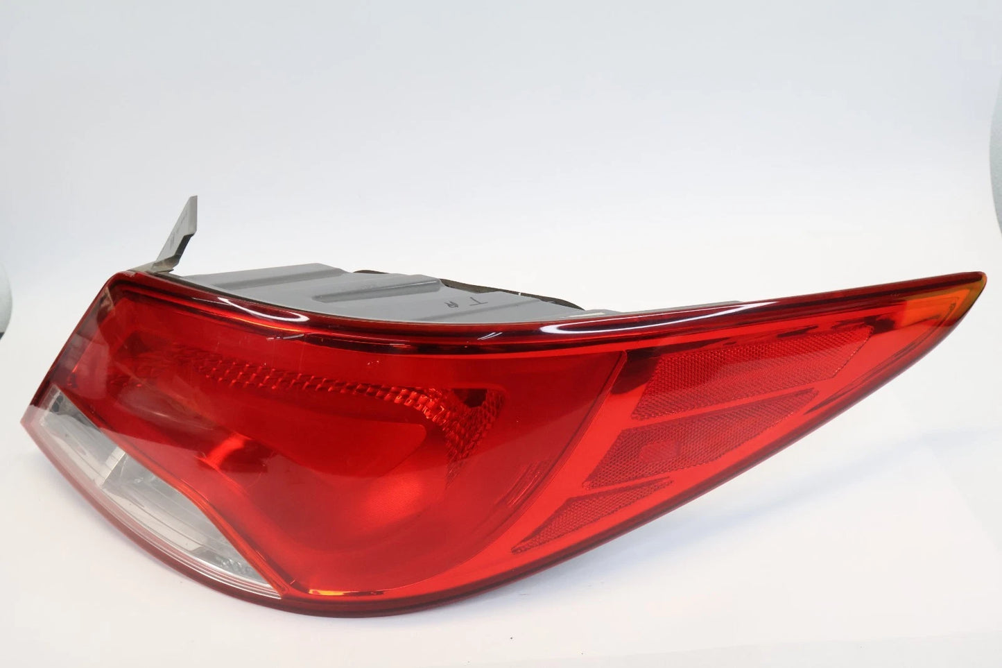2015-2017 HYUNDAI ACCENT SEDAN RIGHT PASSENGER SIDE TAIL LIGHT TAILLIGHT OEM