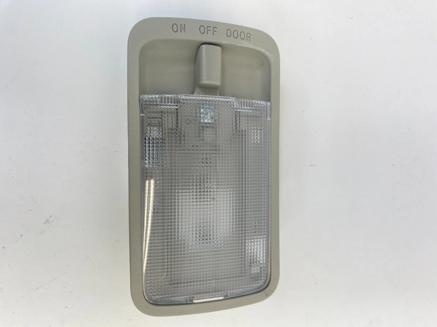 08-13 2008-2013 Nissan Rogue Center Overhead Upper Console Dome Light Lamp OEM