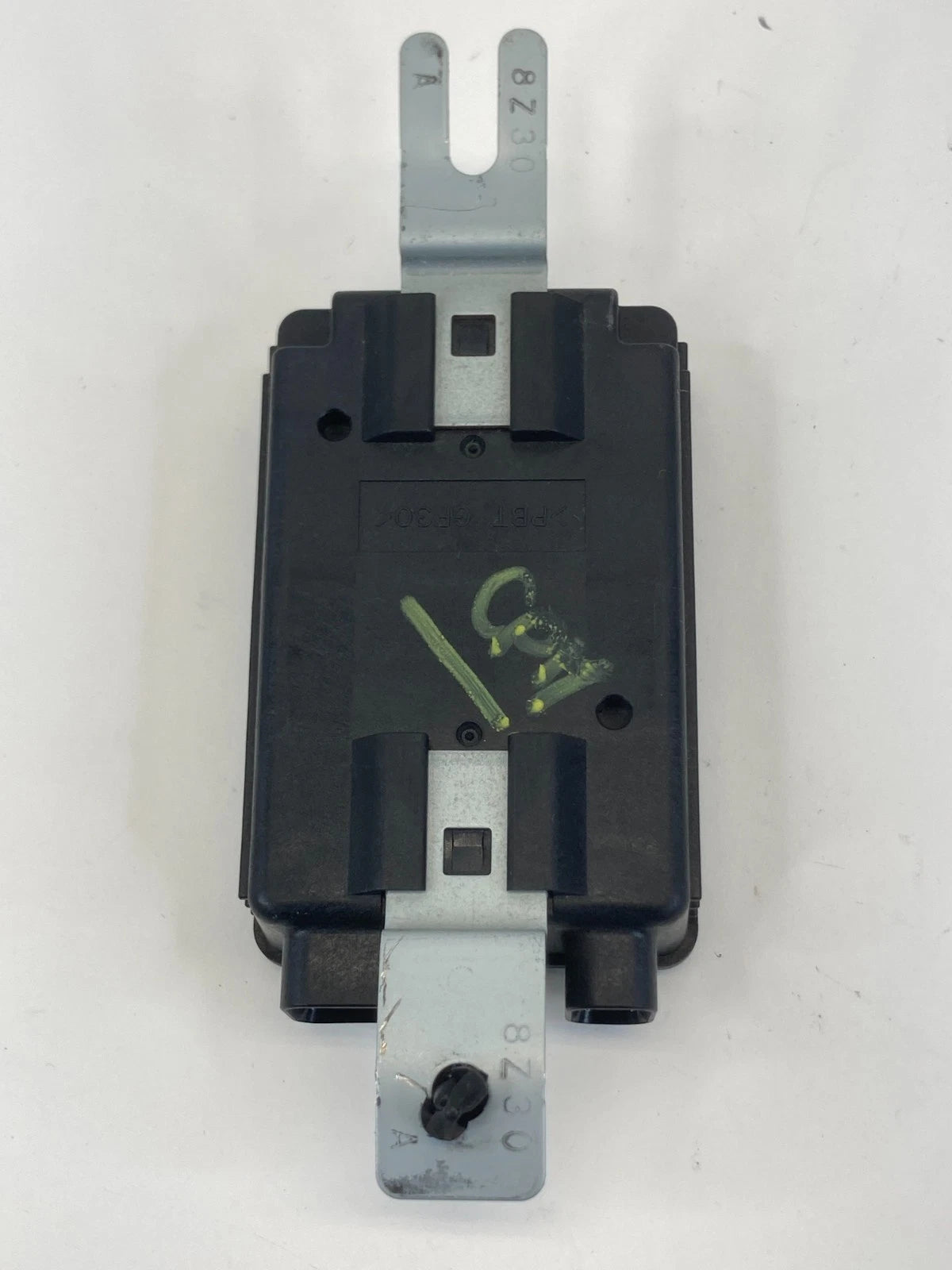 10-13 MAZDA3 MAZDA 3 FRONT RIGHT SEAT OCCUPANT CONTROL MODULE BBM2-67-SW0 OEM