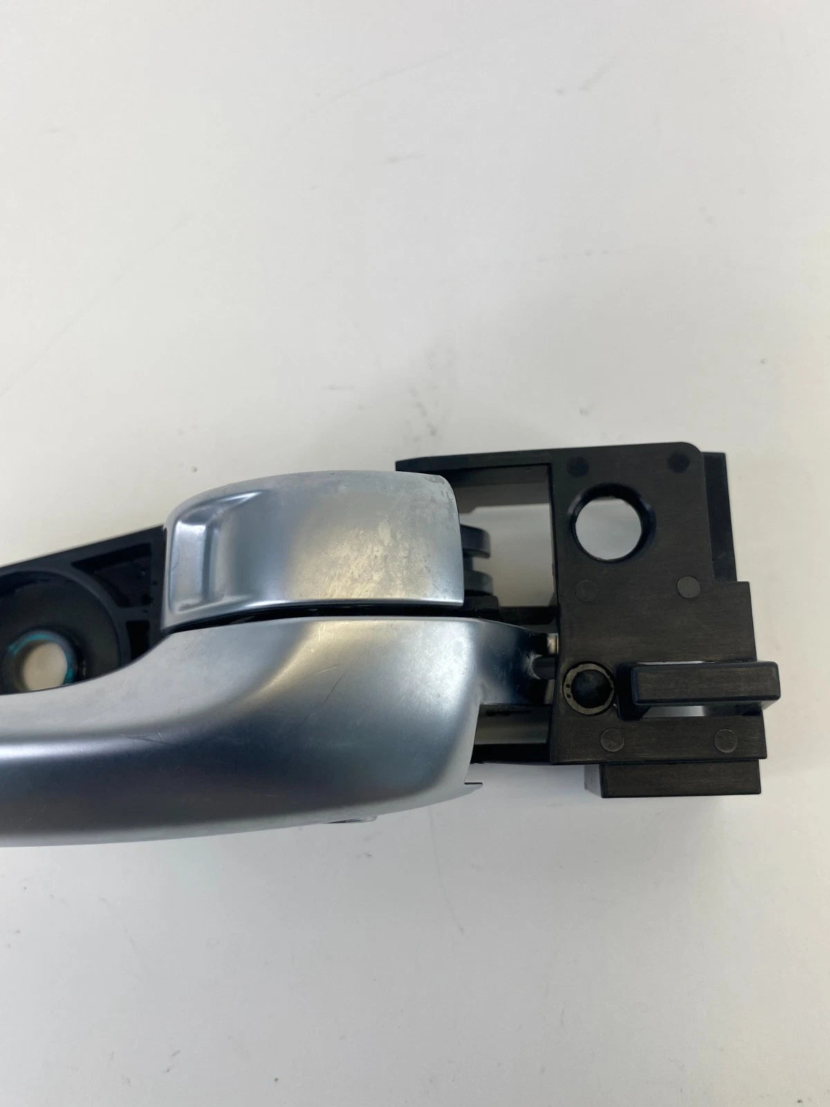 15-17 Chrysler 200 Front Right Passenger Side Interior Door Handle 3038087 OEM