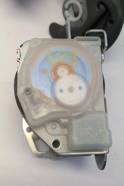 2011-2014 TOYOTA SIENNA REAR RIGHT 2ND ROW SEAT BELT RETRACTOR 2431595 OEM