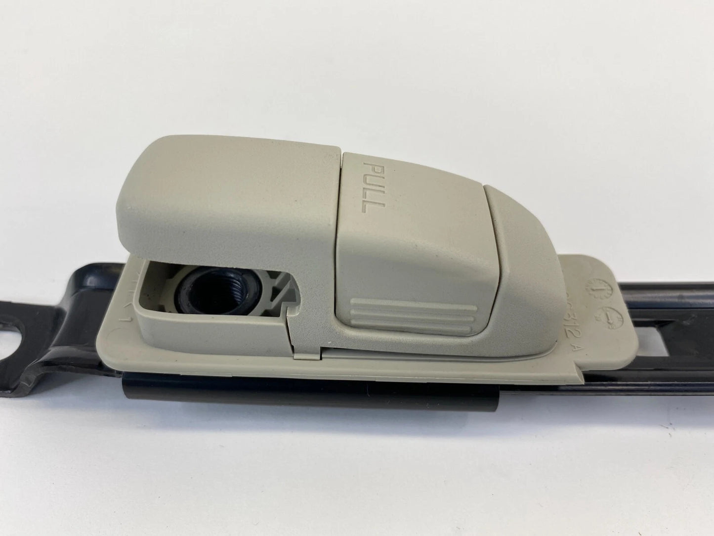 2008-2013 NISSAN ROGUE FRONT RIGHT PASSENGER SIDE SEAT BELT HEIGHT ADJUSTER OEM