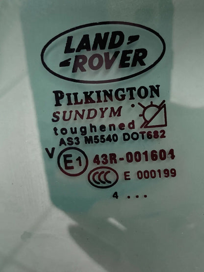 2002-2005 LAND ROVER FREELANDER REAR RIGHT SIDE DOOR VENT GLASS E143R-001604 OEM