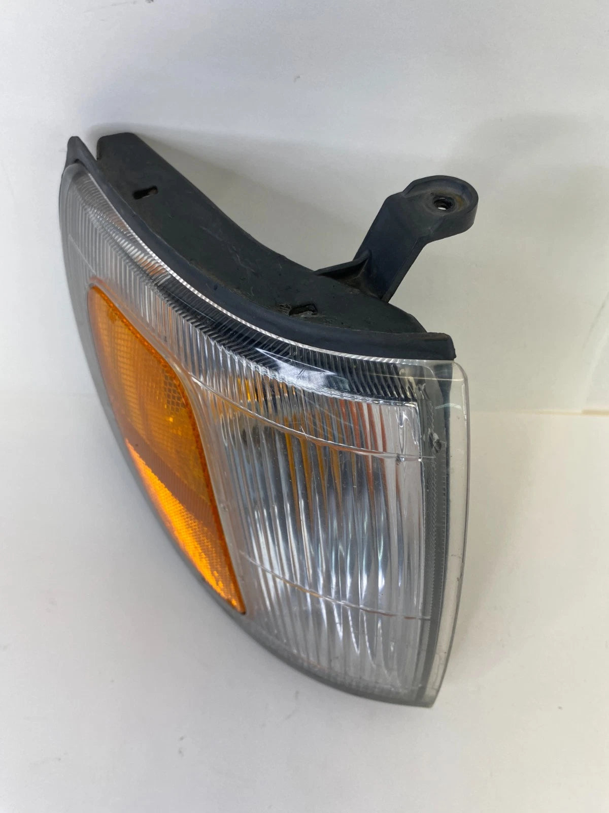 1997 1998 TOYOTA 4RUNNER FRONT RIGHT SIDE PARK SIGNAL MARKET LIGHT OEM