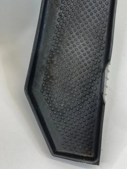 2012-2014 VOLKSWAGEN PASSAT FRONT LEFT SIDE STORAGE RUBBER INSERT MAT 561868133