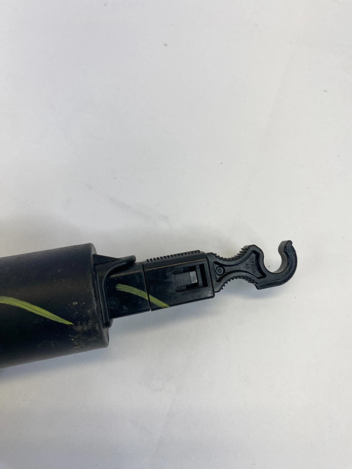 08-12 HONDA ACCORD GLOVE BOX DOOR DAMPER STOPPER CHECK STRAP SUPPORT 6062352 OEM