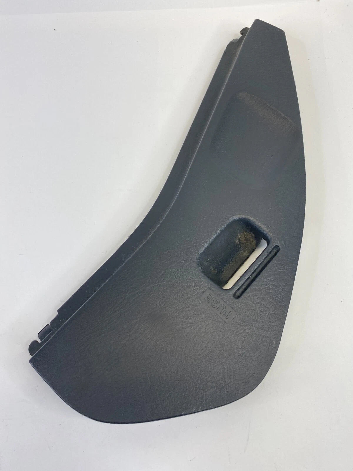 98 99 00 01 02 HONDA ACCORD DASH PANEL RIGHT FUSE BOX DOOR TRIM COVER 77211S84