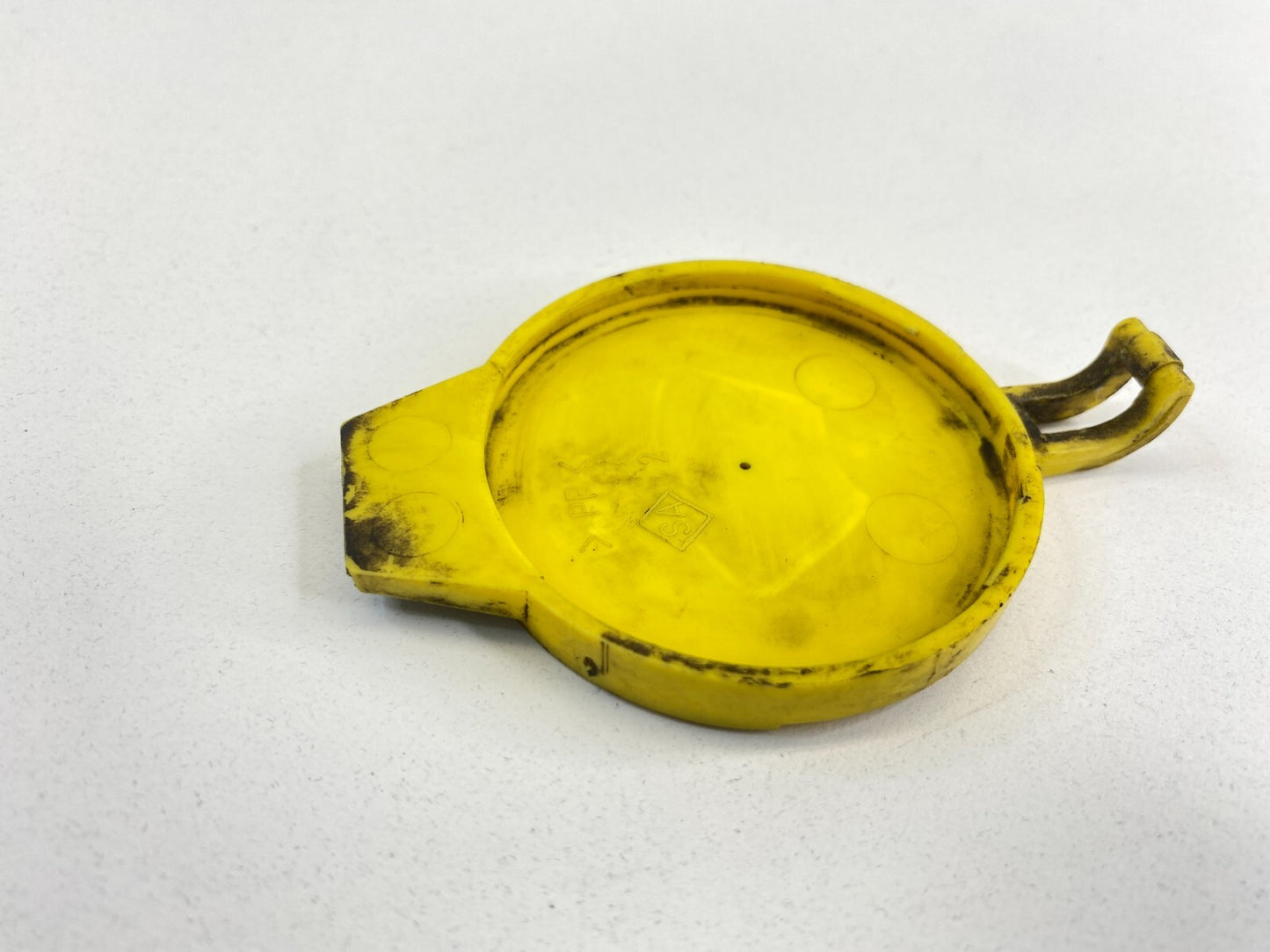 11-16 Town & Country 11-20 Grand Caravan Windshield Wiper Fluid Reservoir Cap