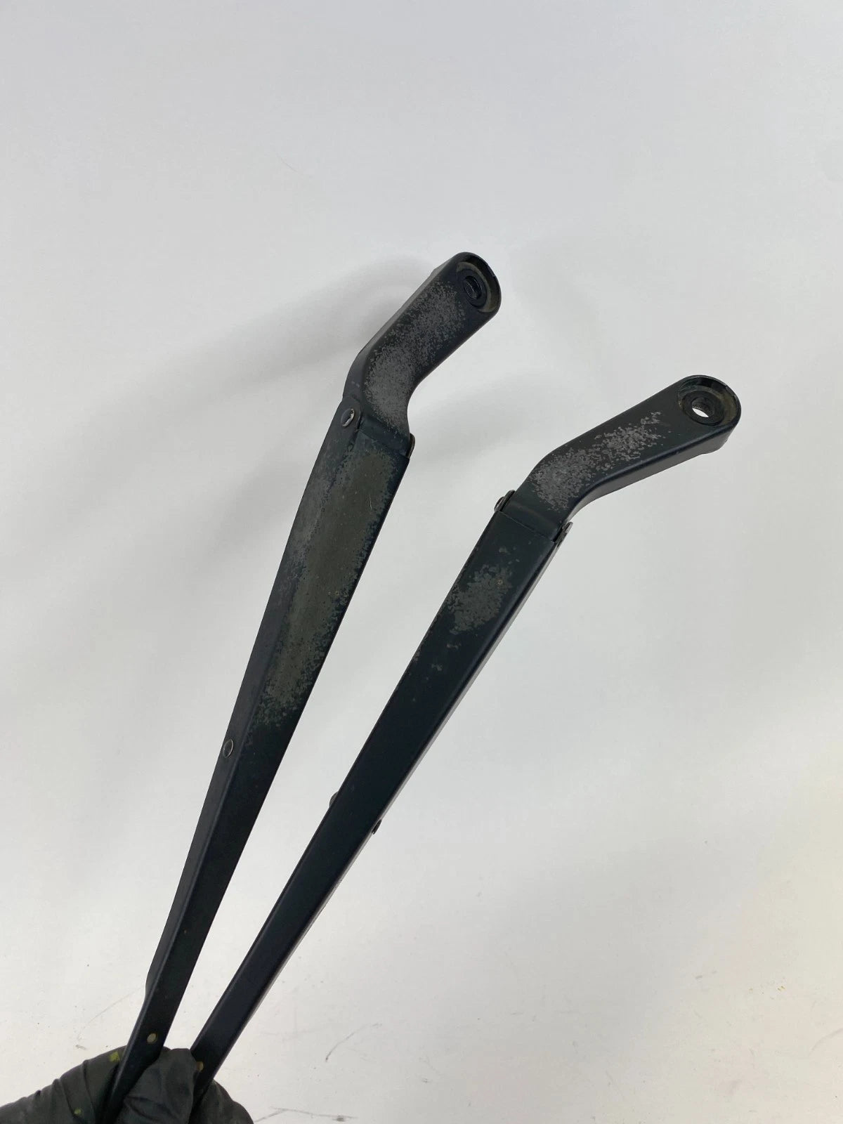 2000-2002 ISUZU TROOPER FRONT LH DRIVER & RH PASSENGER WINDSHIELD WIPER ARM OEM