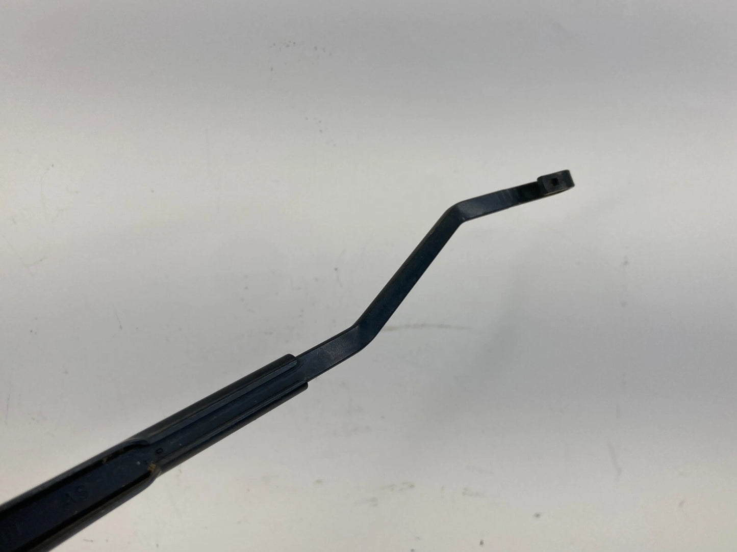 2006-2010 INFINITI QX56 FRONT RIGHT & LEFT WINDSHIELD WIPER ARM PAIR 89813-613