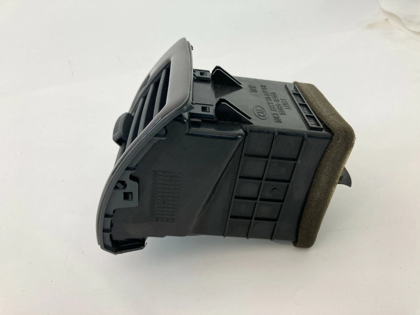 03-09 KIA SORENTO LEFT SIDE DASH AC AIR VENT GRILLE DUCT OUTLET 97480-3E000 OEM