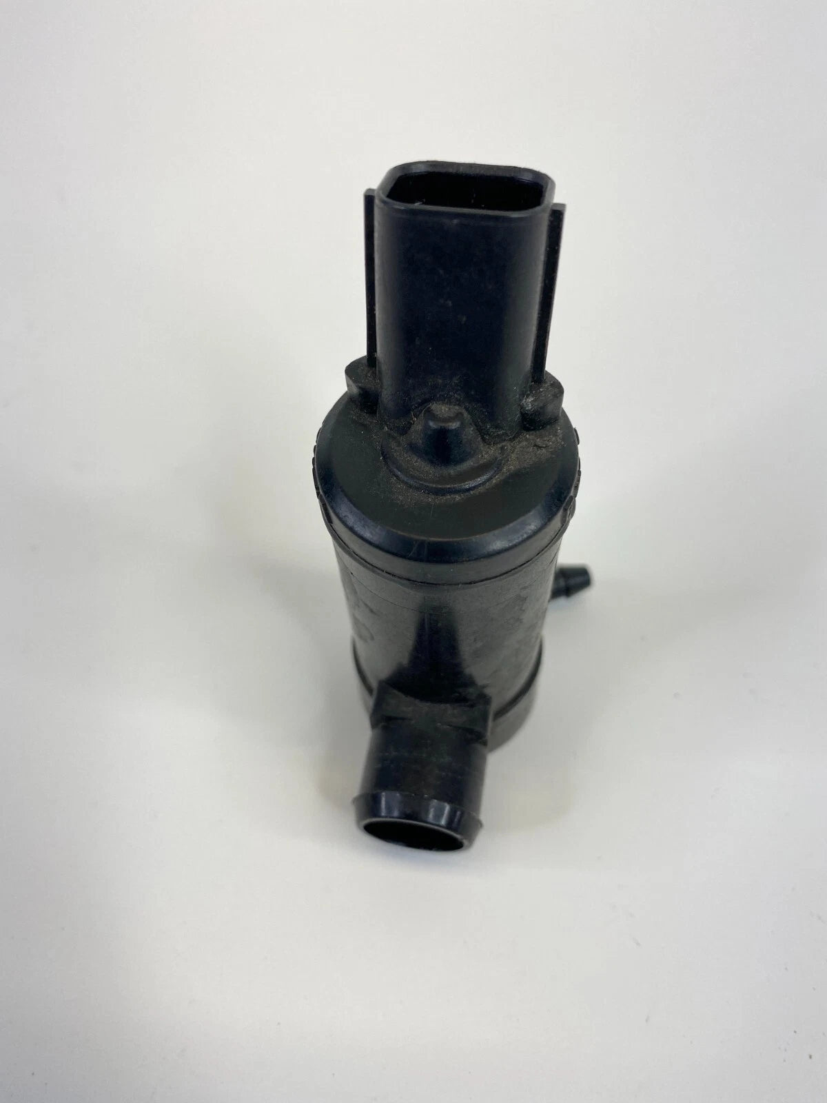 2006-2013 SUBARU FORESTER FRONT WINDSHIELD WIPER PUMP ASSEMBLY OEM