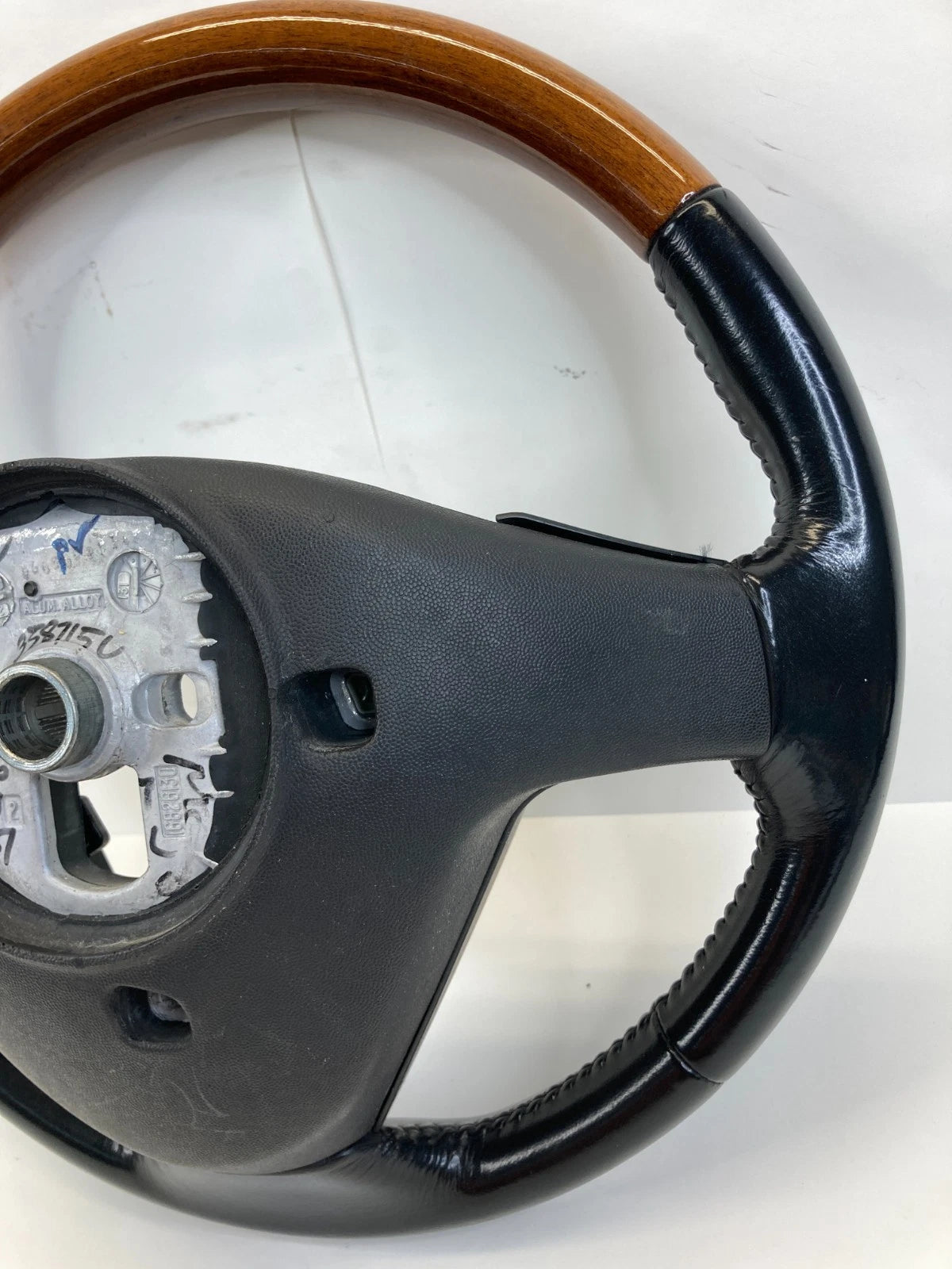 2004 04 CADILLAC CTS STEERING WHEEL ASSY W/ SWITCHES LEATHER WOOD TRIM 25766590