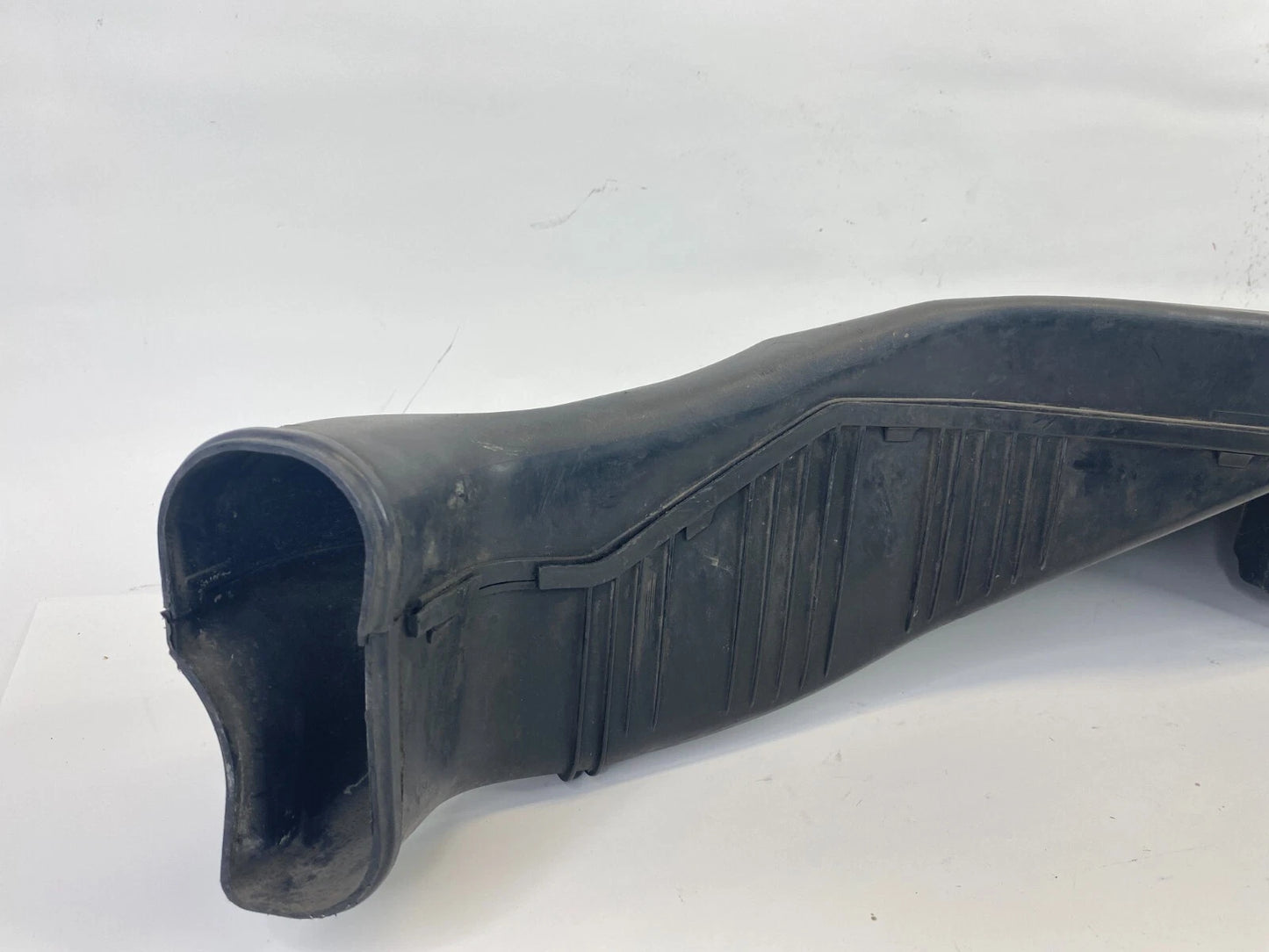 04-06 NISSAN MAXIMA 3.5L AT UPPER AIR INTAKE RESONATOR DUCT PIPE 16554-7Y010 OEM