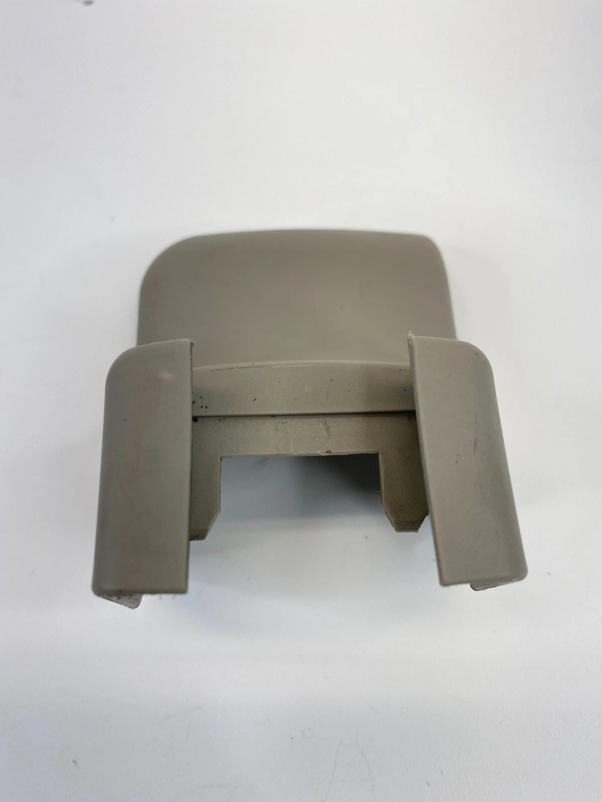 2002-2006 TOYOTA CAMRY LEFT SEAT OUTER TRACK END CAP COVER TRIM 72138-AA070