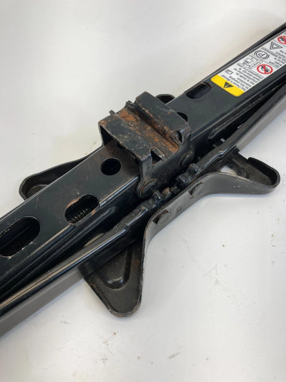 2002-2010 SATURN VUE SPARE TIRE LUG NUT WRENCH JACK HOIST ASSEMBLY 13500018 OEM