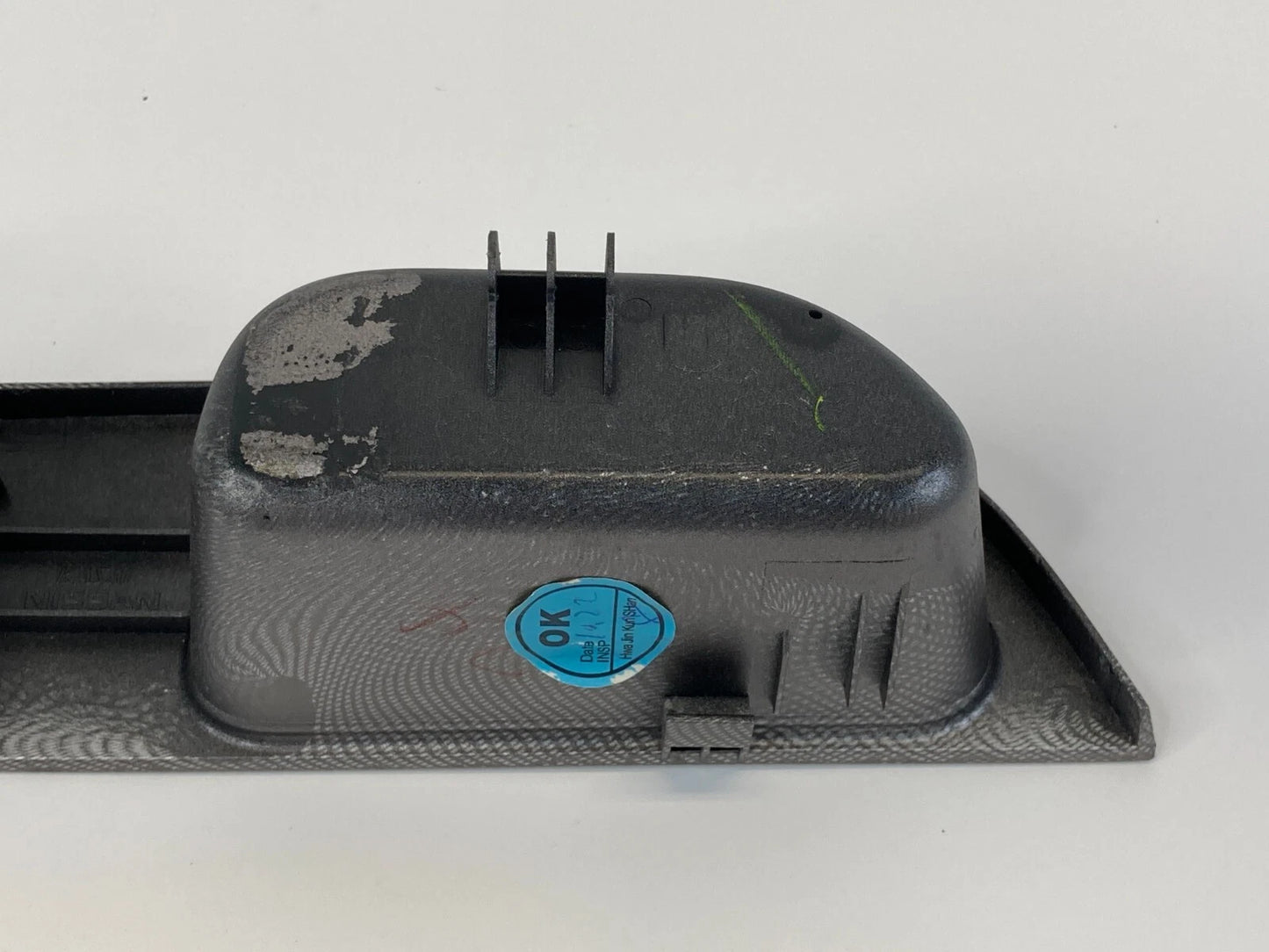 2007-2009 NISSAN VERSA REAR RIGHT PASSENGER SIDE WINDOW SWITCH 82960-EM31A