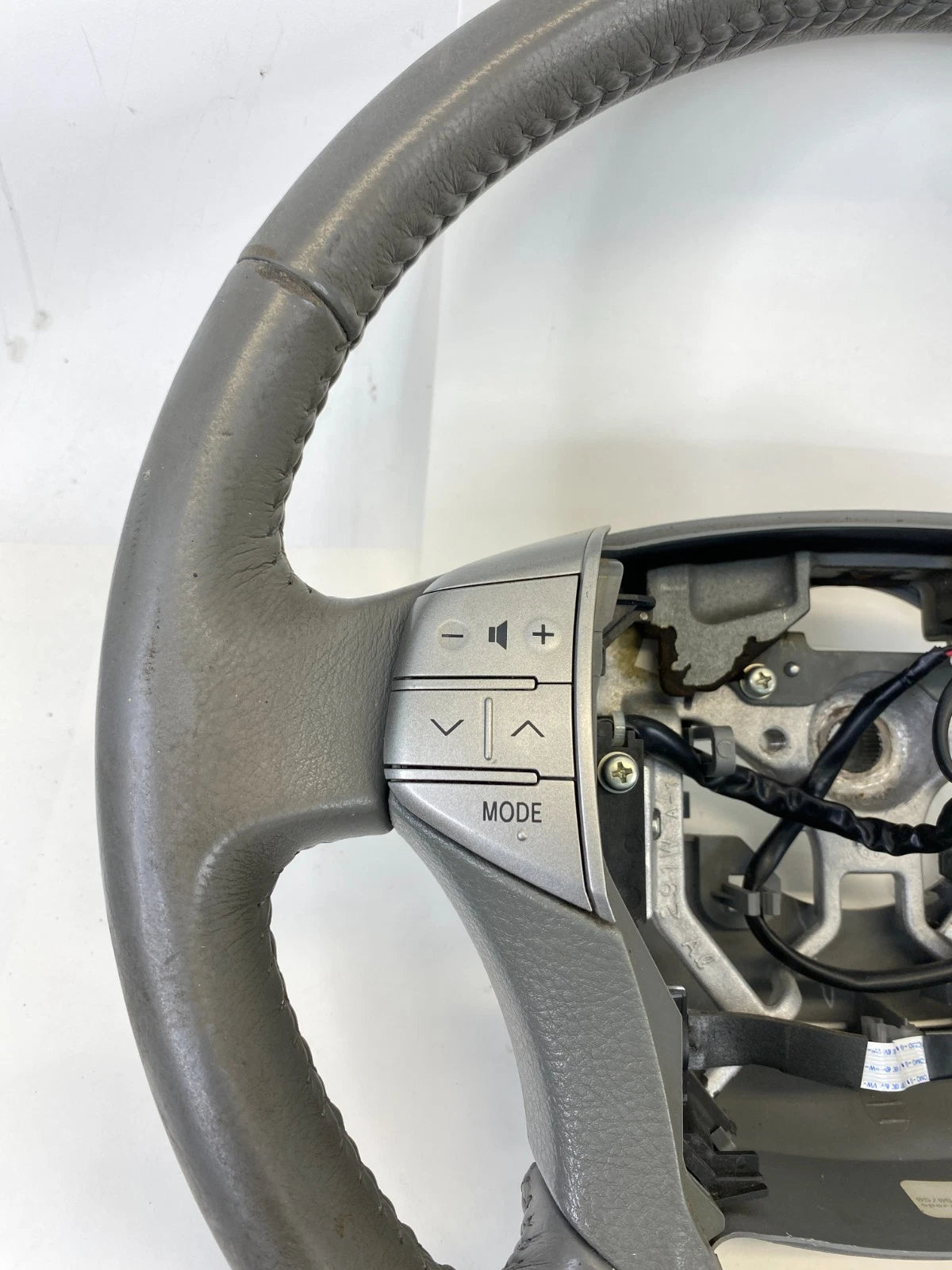 2005-2007 TOYOTA AVALON LEFT SIDE STEERING WHEEL W/ CRUISE & RADIO CONTROL OEM