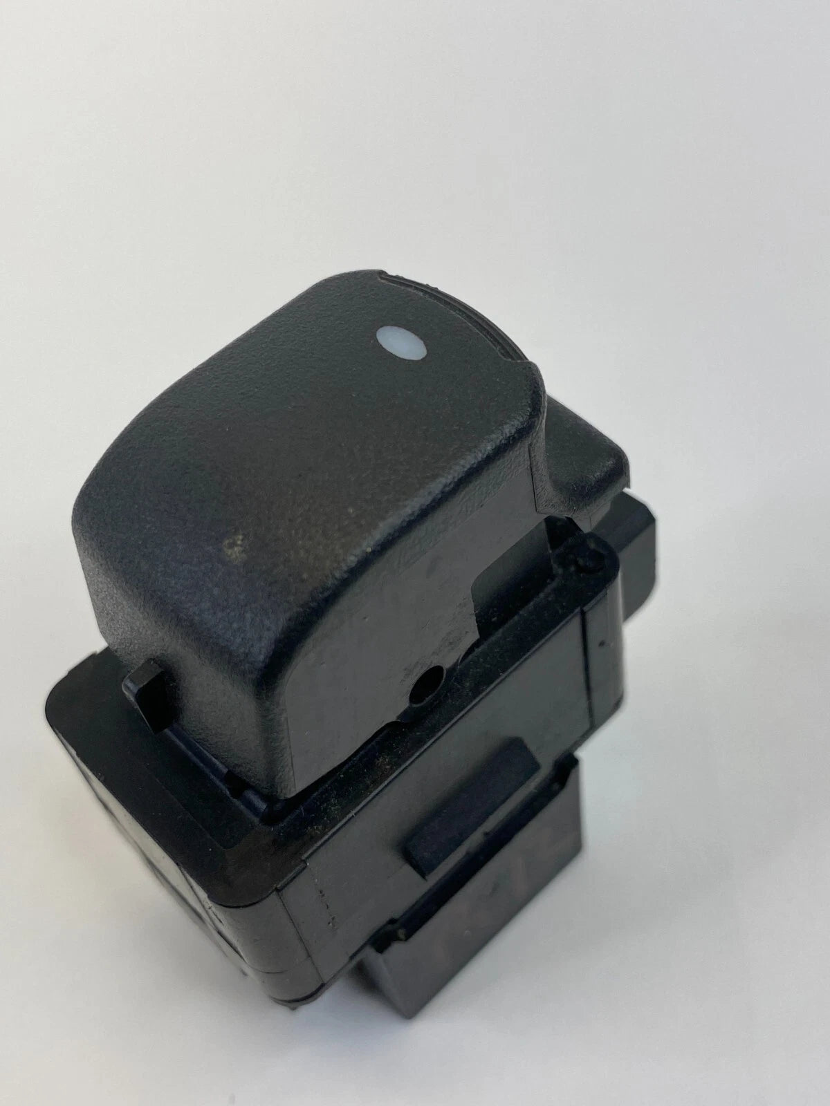 2005-2010 PONTIAC G6 REAR RIGHT SIDE DOOR POWER WINDOW CONTROL SWITCH BUTTON