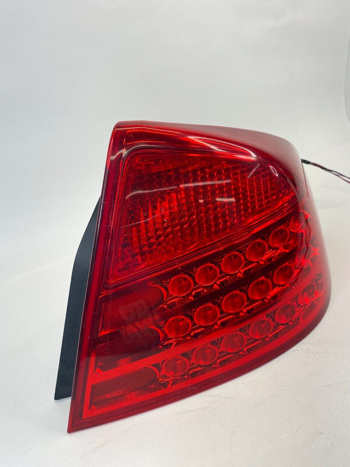 2003 2004 Infiniti G35 Sedan Right Side Outer Tail Light Taillight Tail Lamp OEM