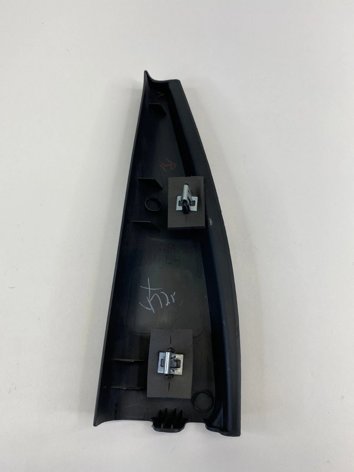 2009-2012 CHEVROLET TRAVERSE REAR LEFT DOOR INNER FRAME CORNER BEZEL 25852794