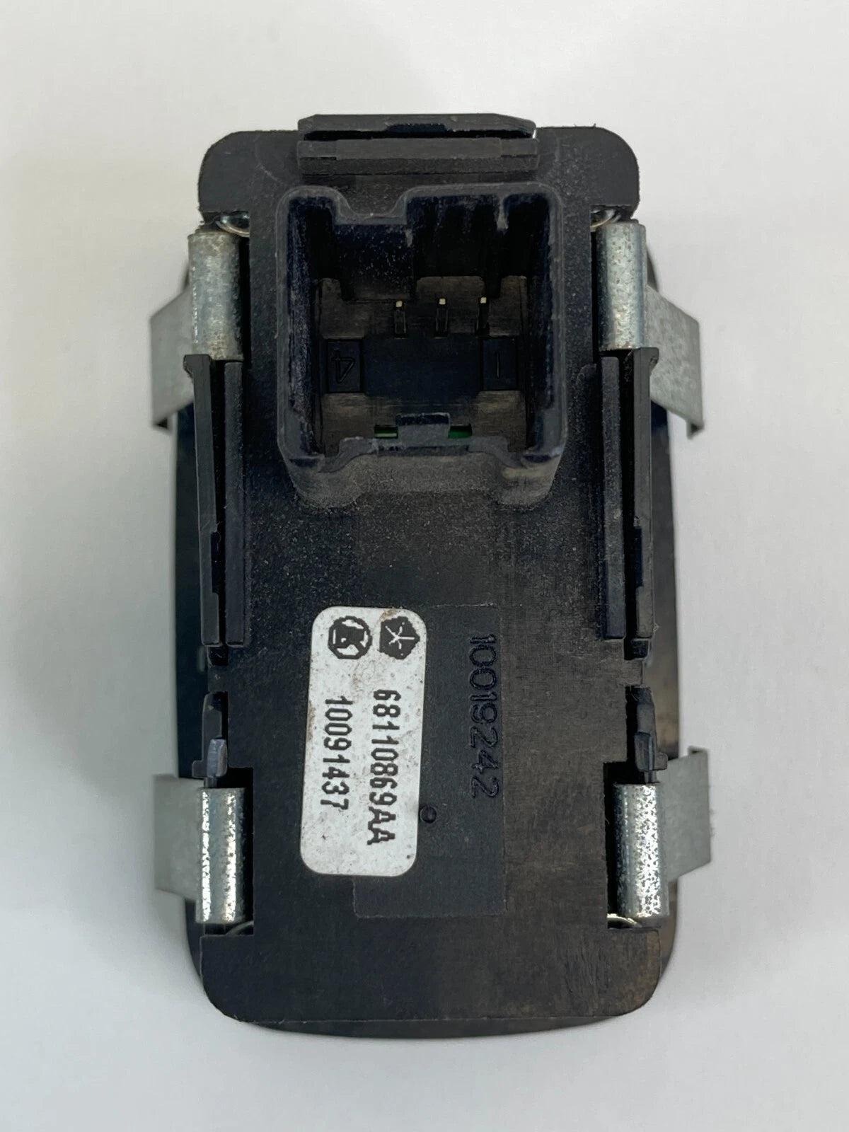 2012-2020 DODGE GRAND CARAVAN REAR RIGHT DOOR WINDOW CONTROL SWITCH 68110869AA