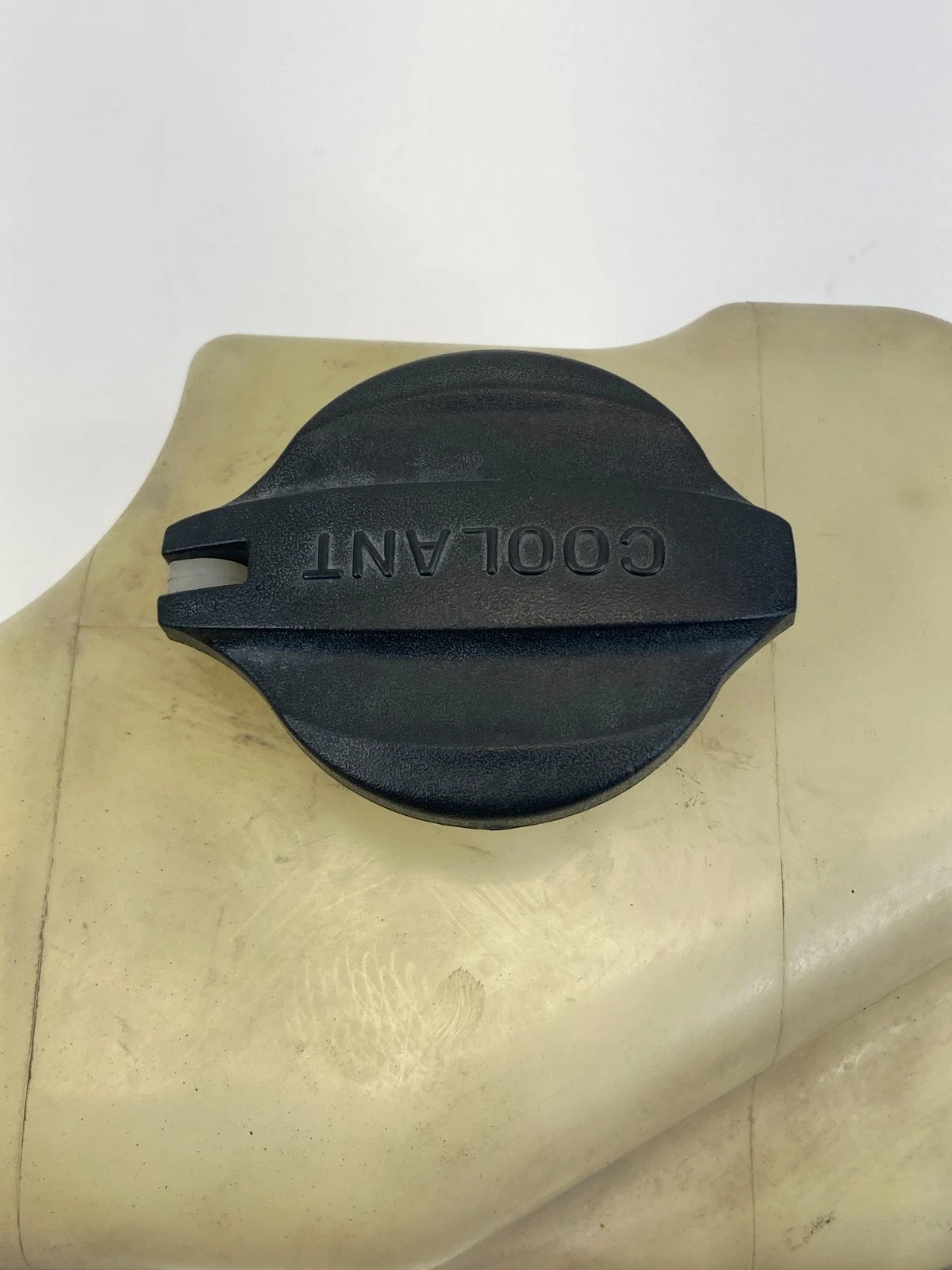 2011-2016 Kia Optima 2.4L Engine Coolant Expansion Reservoir Tank 254302T000