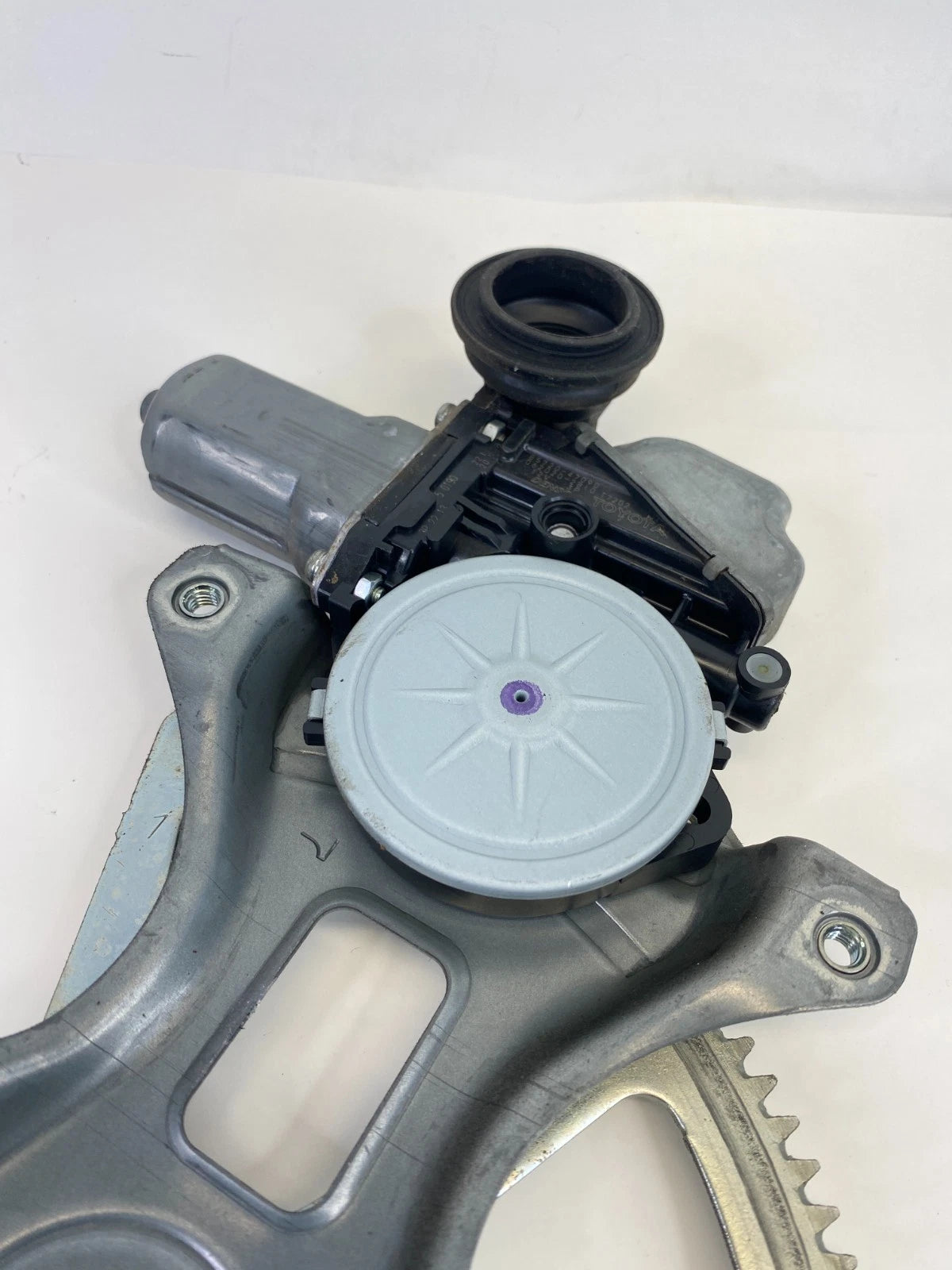 2010-2015 Toyota Prius Rear Left Door Power Window Motor Regulator 85720-47090