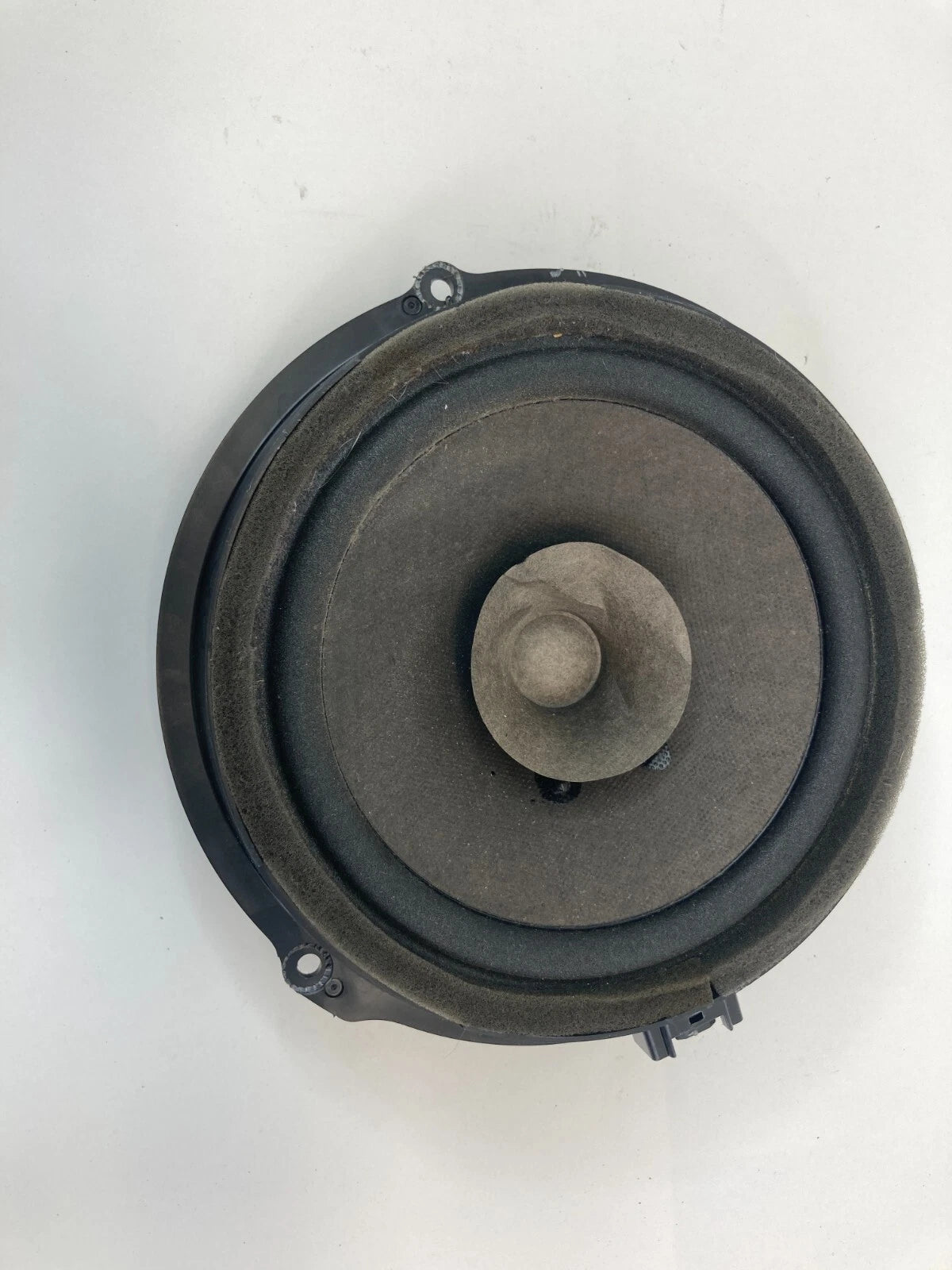 12-18 FORD FOCUS REAR RIGHT SIDE DOOR AUDIO SPEAKER ASSEMBLY AA6T-18808-CA OEM