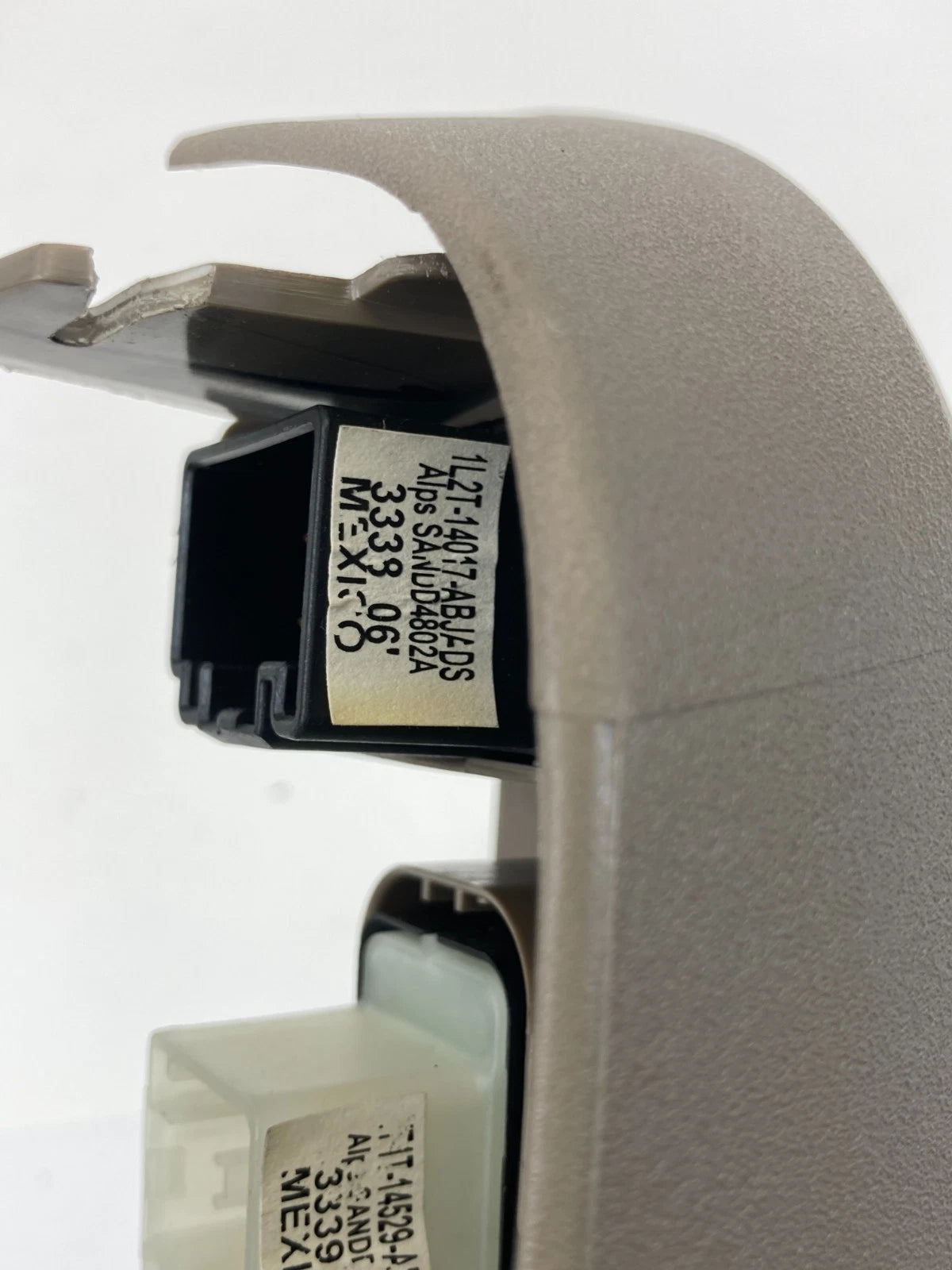 2002-2005 FORD EXPLORER FRONT RIGHT PASSENGER WINDOW SWITCHES OEM 1L24-14B132-AG