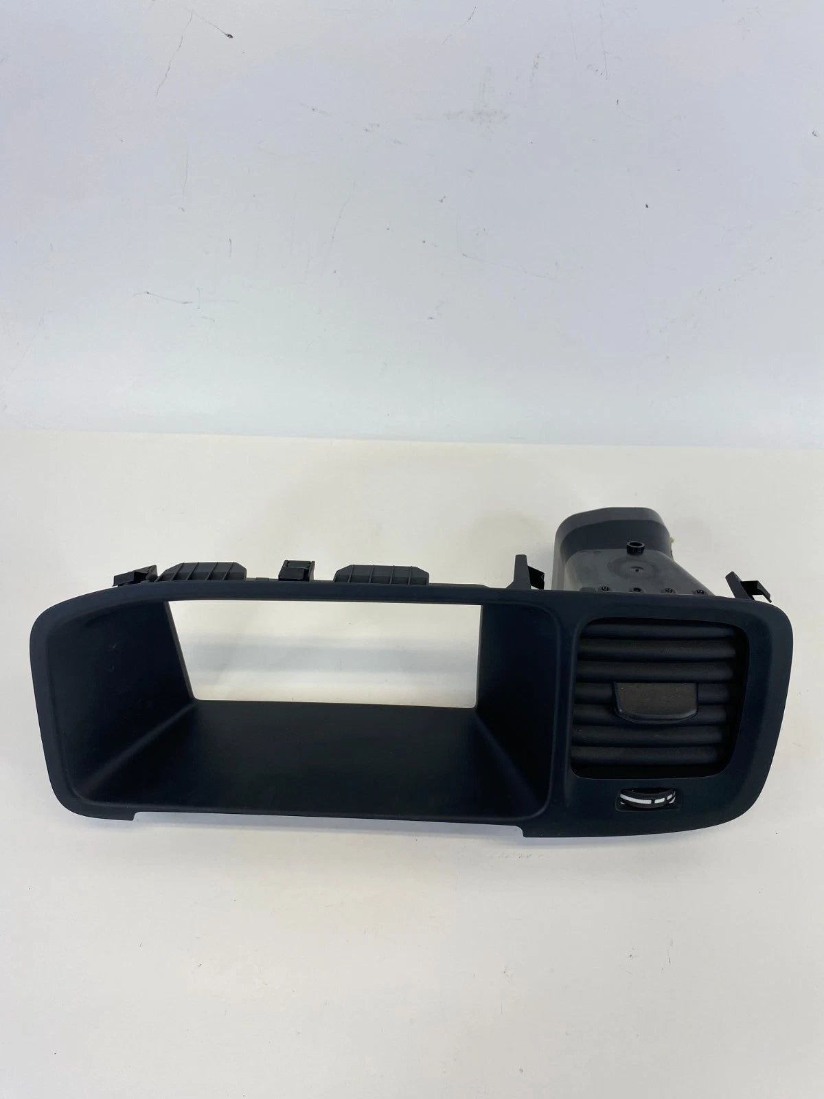 2011-2018 VOLVO S60 FRONT DASH CENTER SCREEN BEZEL TRIM W/ AIR VENT GRILLE OEM