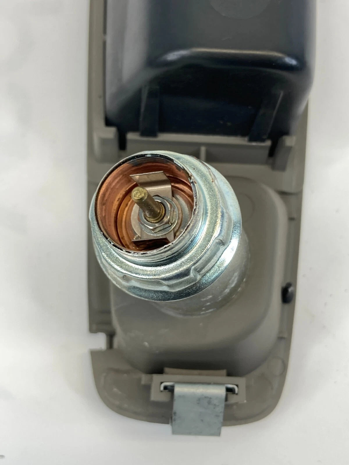 2000-2003 CADILLAC DEVILLE SEDAN REAR LEFT DOOR WINDOW SWITCH BEZEL & ASHTRAYOEM