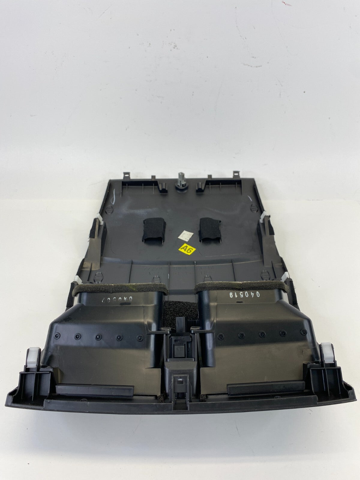 04 05 Honda Accord Dash Center A/C Air Vent Grille Trim Panel 77270-SDA-A010 OEM