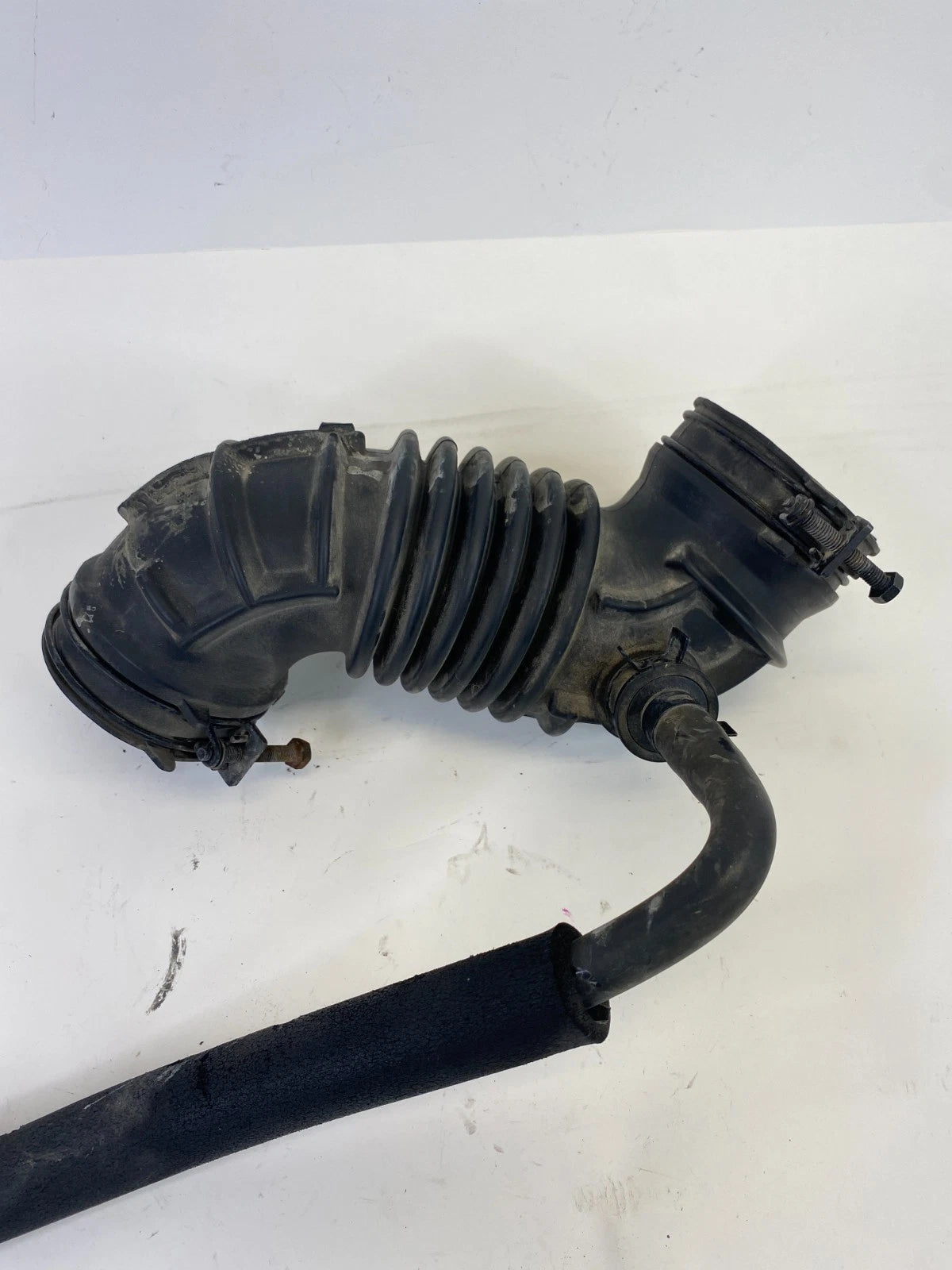 2014-2019 Kia Soul 1.6L Air Intake Hose Tube Duct 28140-B2000 OEM