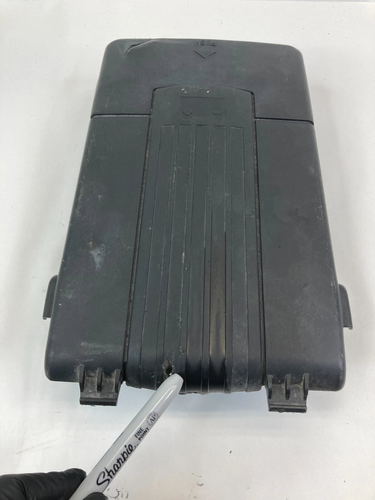 2006-2013 AUDI A3 2.0L ENGINE COMPARTMENT BATTERY CAP ASSEMBLY 1K0-915-443-C OEM