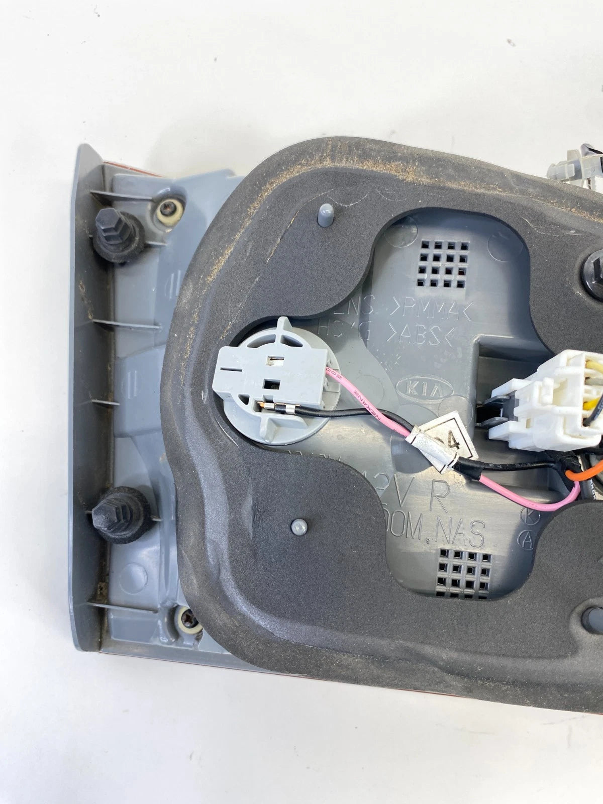 2006-2008 KIA OPTIMA REAR RIGHT INNER TRUNK LID TAILLIGHT LAMP 92406-2G00 OEM