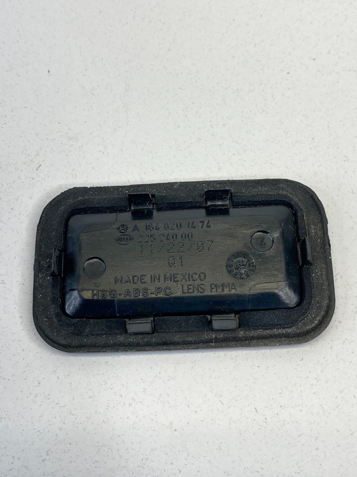 06-12 Mercedes-Benz R350 Interior Door Warning Reflector Panel Cover A1648201474