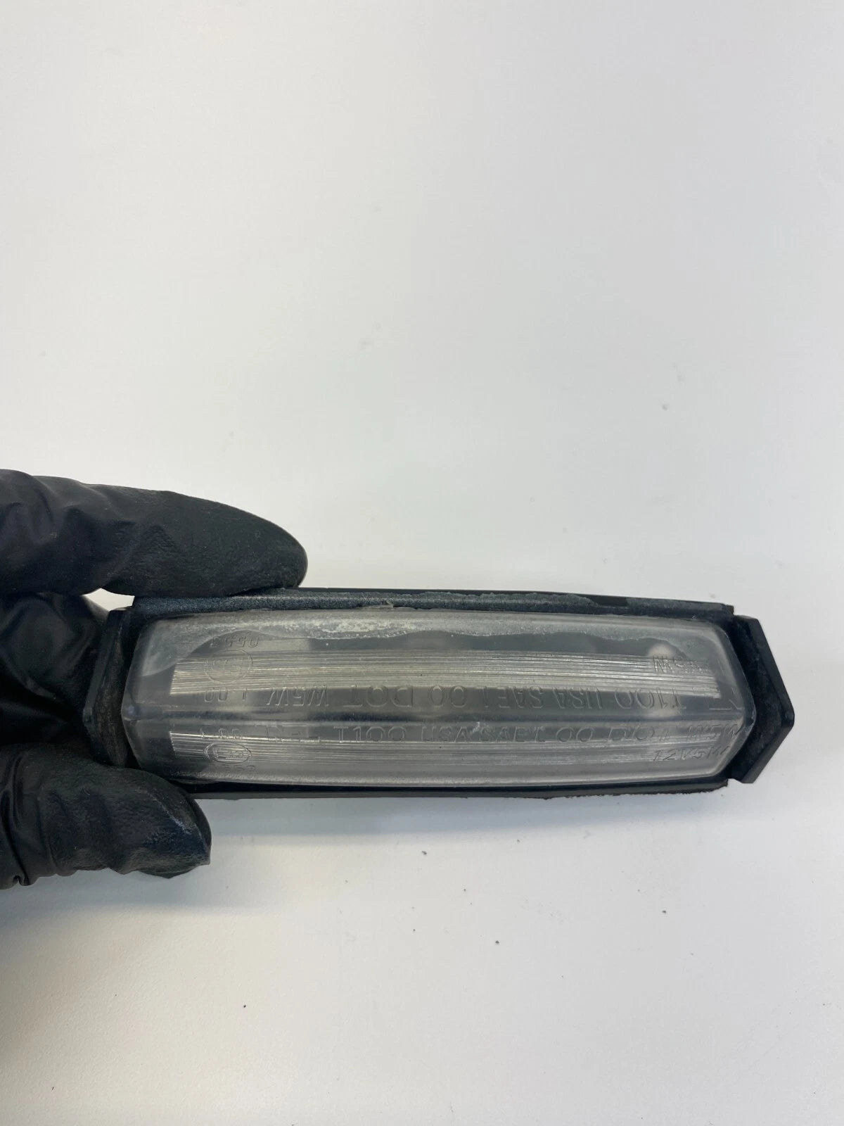 2002-2011 TOYOTA CAMRY TRINK LID LICENSE PLATE LIGHT LAMP ASSEMBLY OEM E13-0553