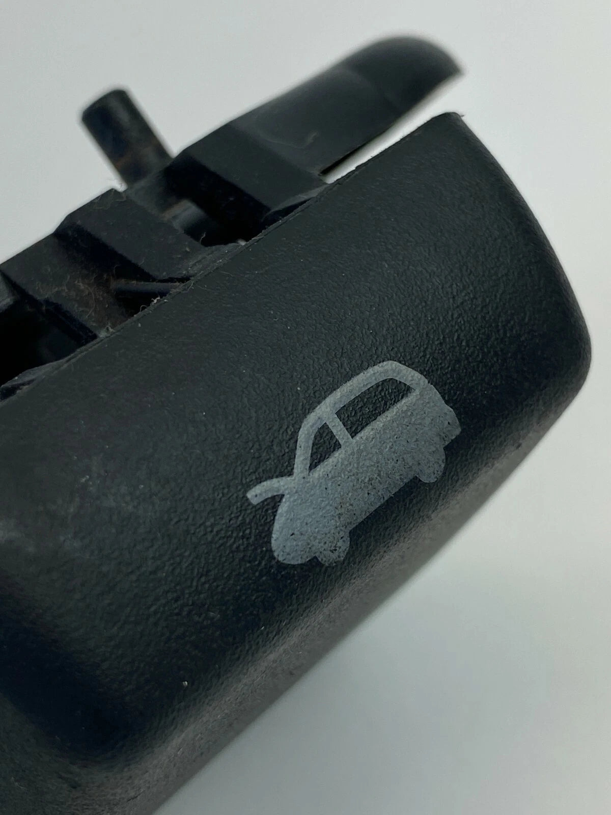 2008-2010 CHRYSLER TOWN & COUNTRY HOOD LATCH RELEASE PULL HANDLE LEVER ASSAMBLY