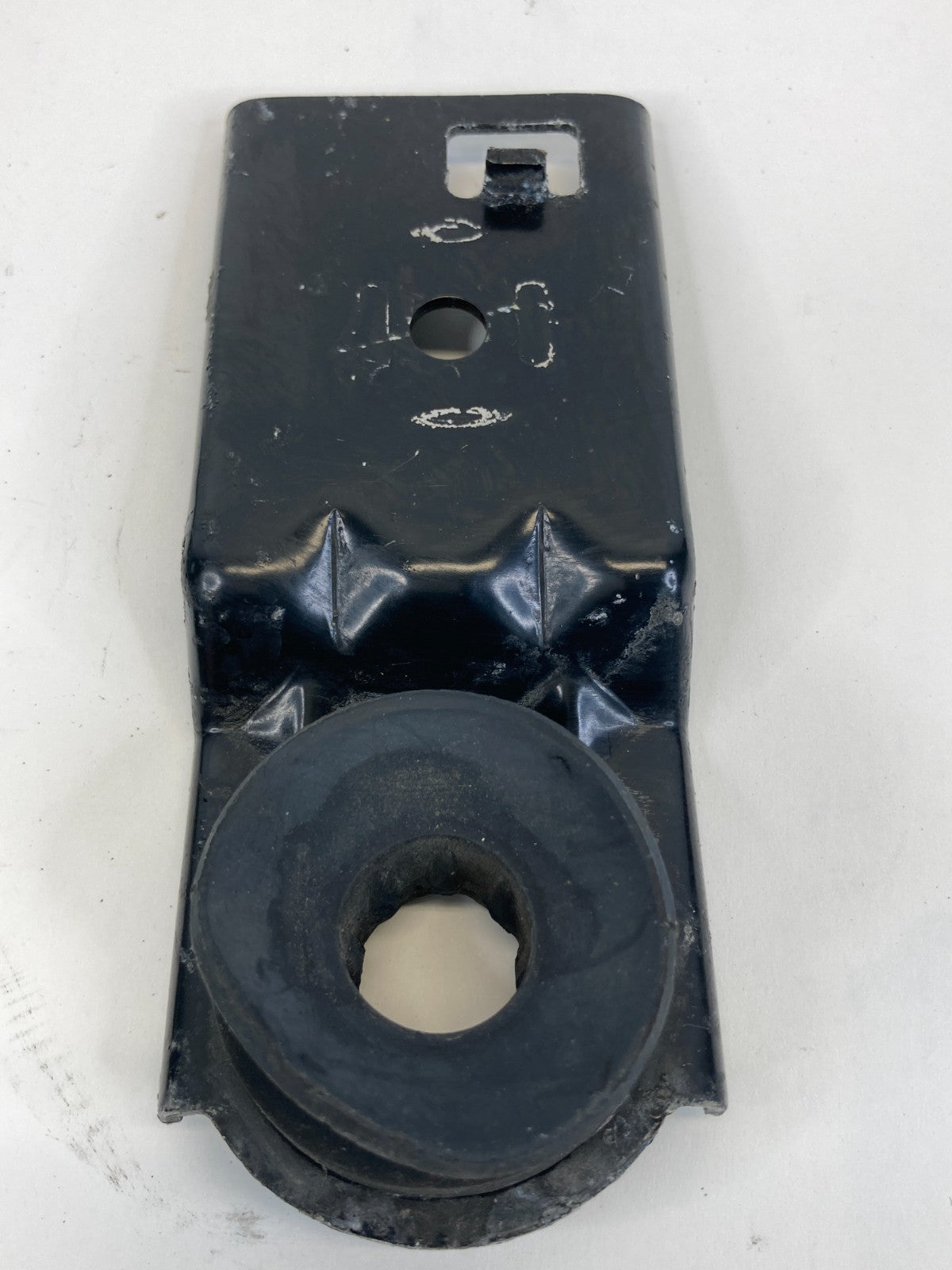 1998-2002 Lincoln Town Car Mount Radiator Upper Bracket Mount Pair Set