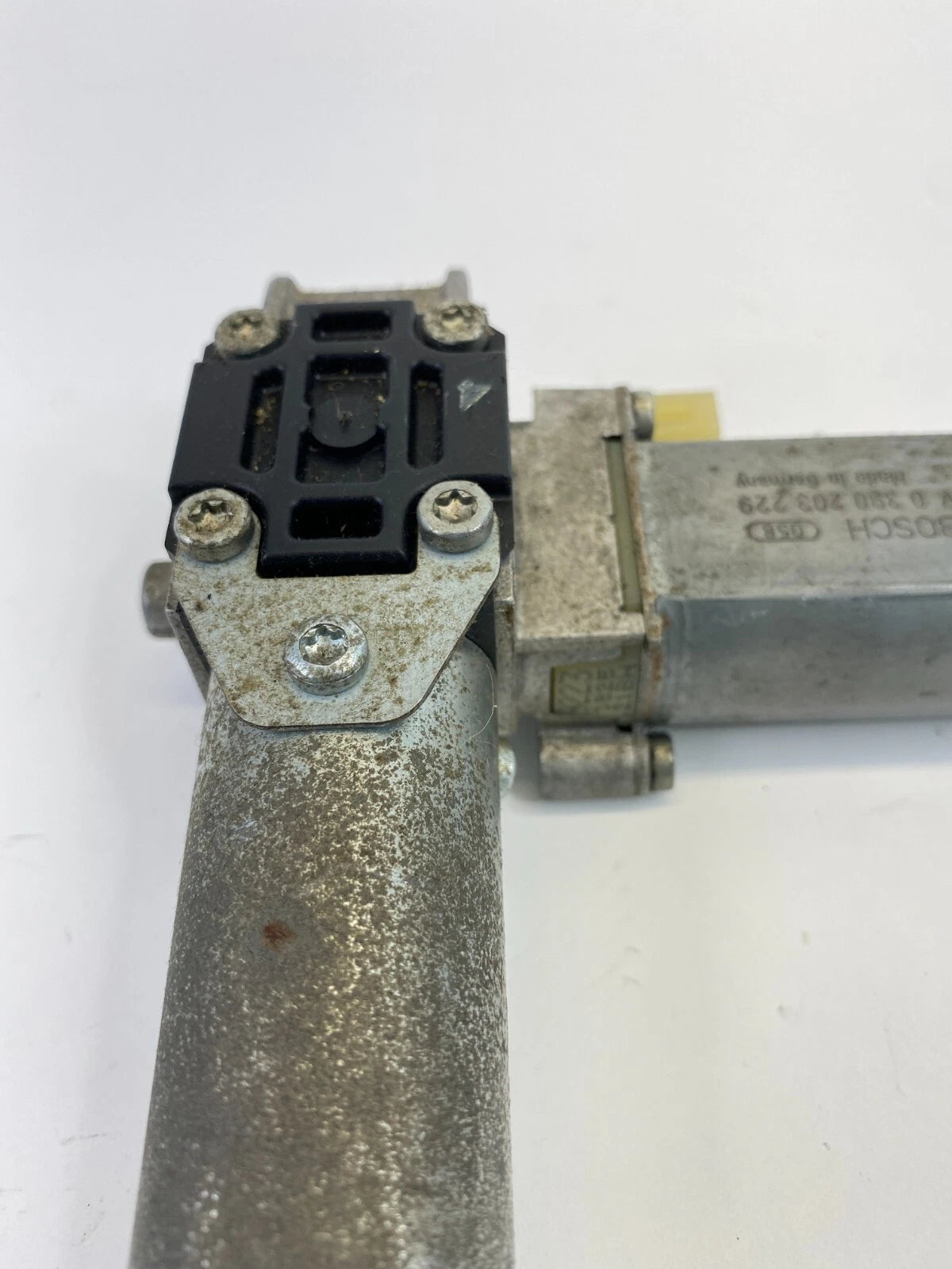 04-07 BMW 530I FRONT LEFT DRIVER POWER SEAT HEIGHT ADJUST MOTOR OEM 0390203229