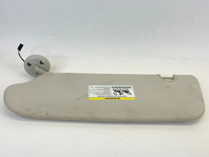 08-10 GRAND CARAVAN TOWN & COUNTRY RIGHT SUNVISOR SUN VISOR W/ MIRROR & LIGHT