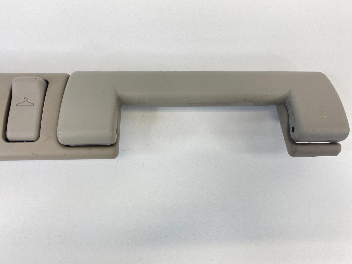 2004-2006 CHRYSLER PACIFICA REAR RIGHT SIDE ROOF GRAB GRIP HANDLE W/ DOME LIGHT
