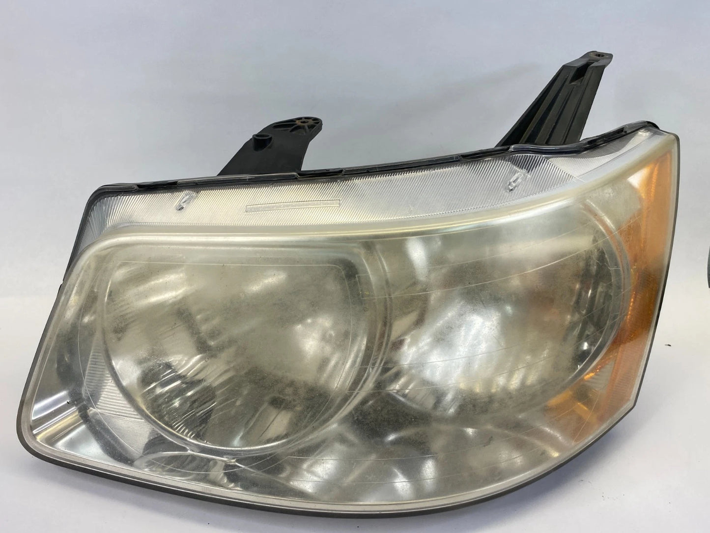 2006-2009 PONTIAC TORRENT HEADLIGHT LAMP HOUSING ASSEMBLY FRONT LEFT OEM FACTORY