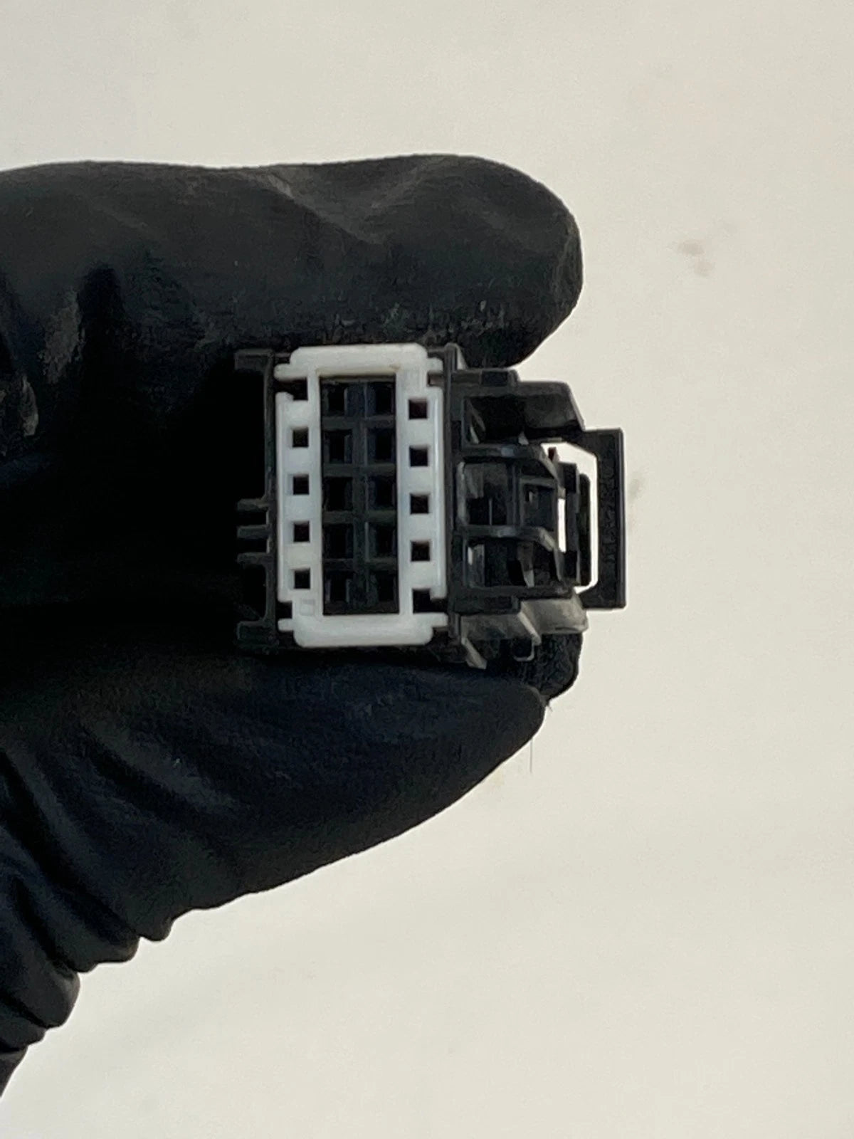 2010-2015 CHEVY EQUINOX LIFTGATE CHROME APPLIQUE MOLDING W/O CAMERA 22869810 OEM