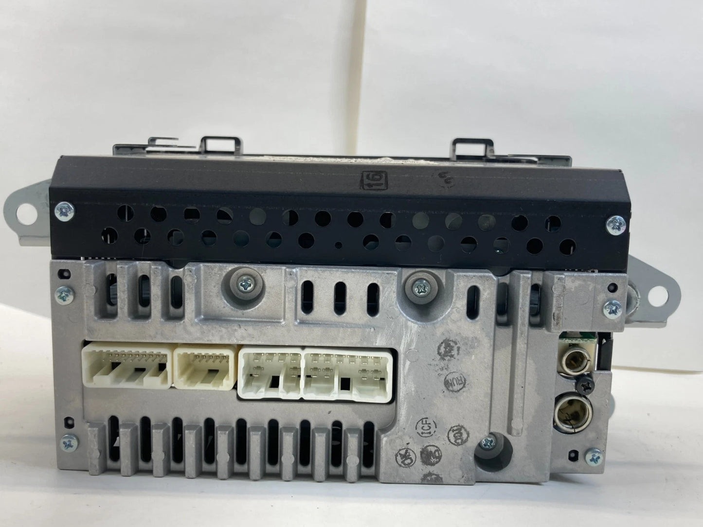 2009 2010 TOYOTA MATRIX RADIO AM/FM RECEIVER CD DISC PLAYER WMA MP3 86120-02710